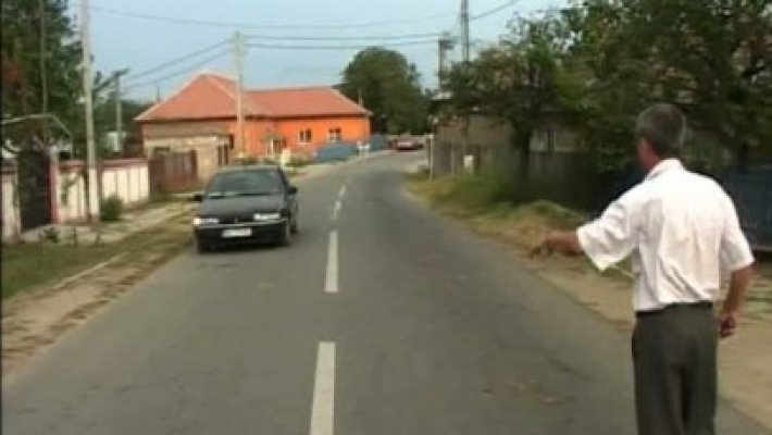 AUTOSTOPUL, interzis prin lege. Vezi ce amenzi rişti dacă iei călători la ocazie